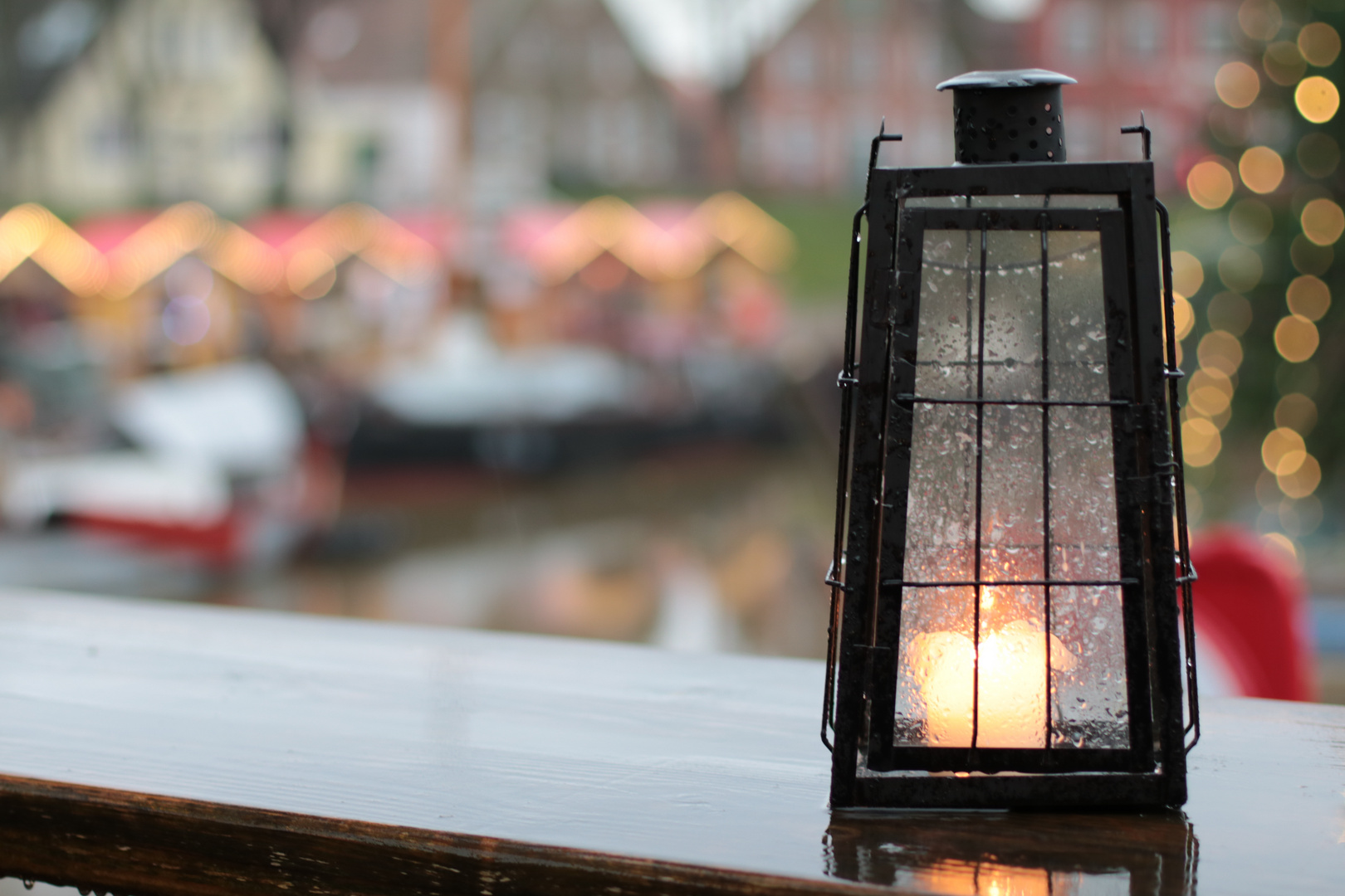 Weihnachtsmarkt im Regen