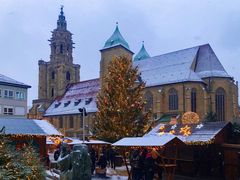 Weihnachtsmarkt im Schneegestöber