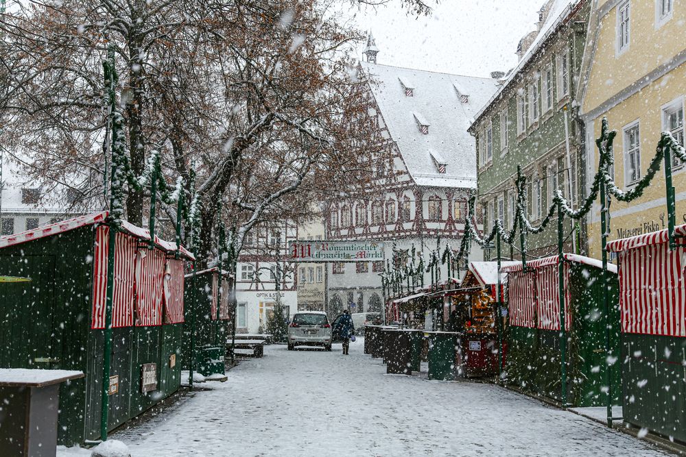 Weihnachtsmarkt im Schneetreiben