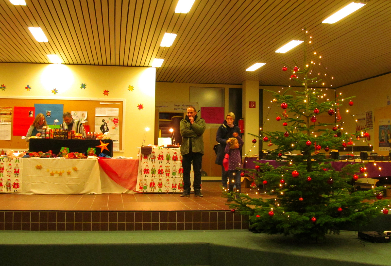 Weihnachtsmarkt im Zentrum  ...