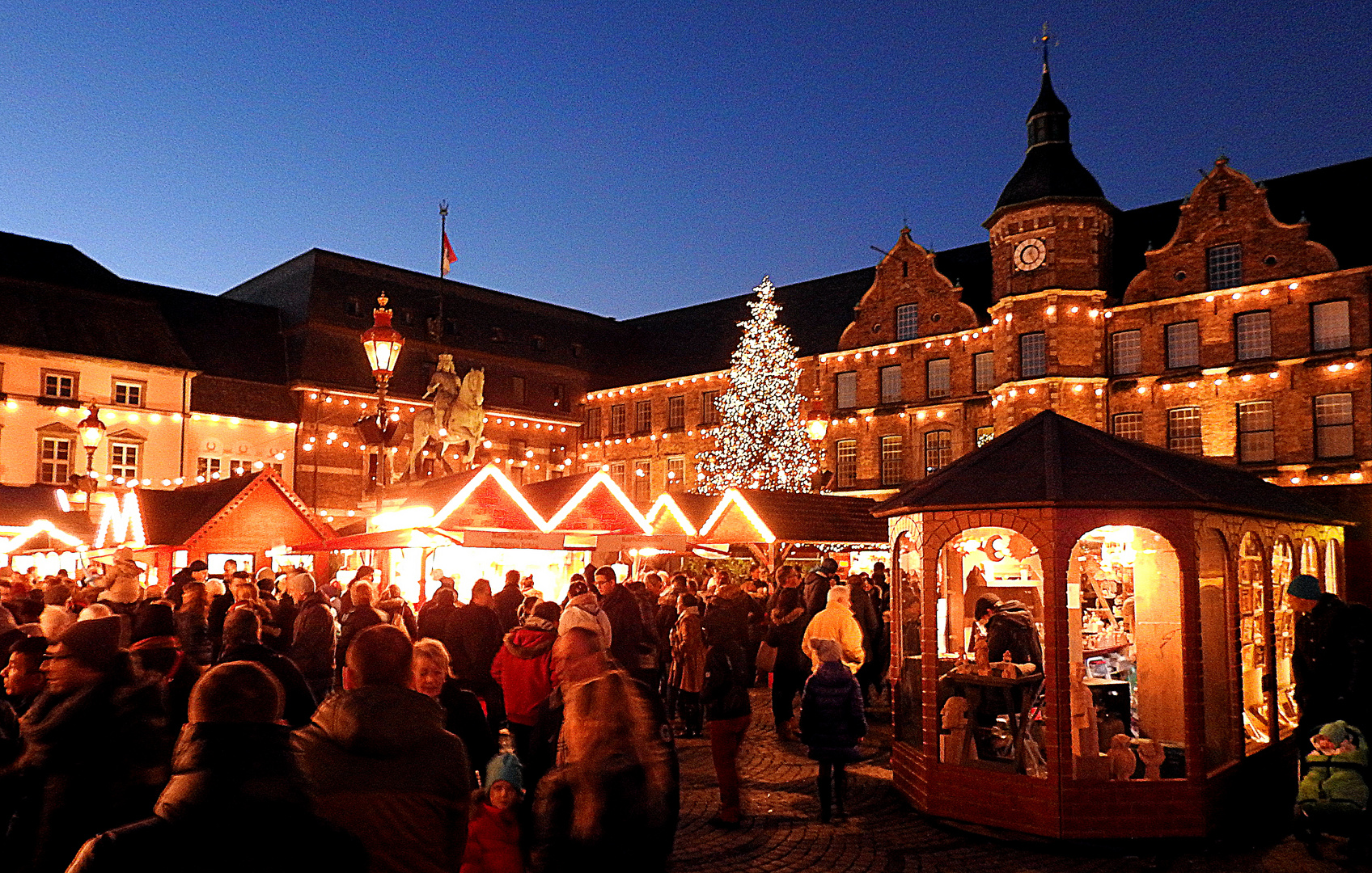 Weihnachtsmarkt in der Düsseldorfer Altstadt Foto & Bild Bilder auf