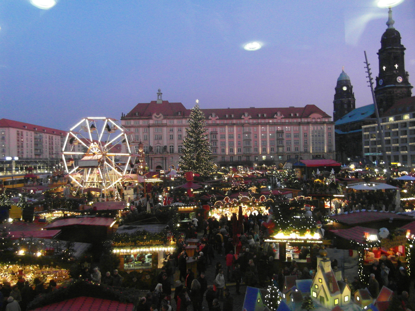 Weihnachtsmarkt Dresden 2022 Nach Weihnachten Weihnachtsmarkt in Dresden Foto 2 Foto & Bild jahreszeiten, winter