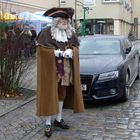 Weihnachtsmarkt in Hoyerswerda: August der Starke kam mit dem Audi aus Dresden angereist