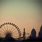 weihnachtsmarkt, riesenrad und zug-