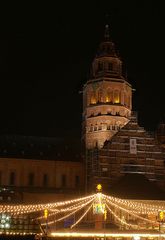 Weihnachtsmarkt unterm Dom