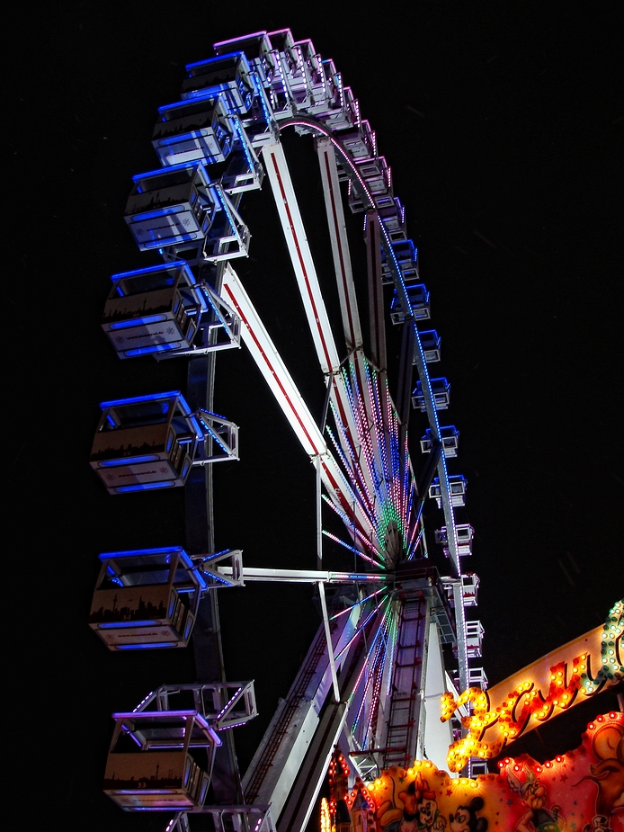 Weihnachtsmarkt unterm Fernsehturm.....