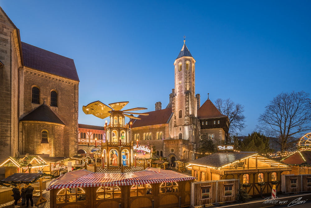 Weihnachtsmarkt zur Blauen Stunde