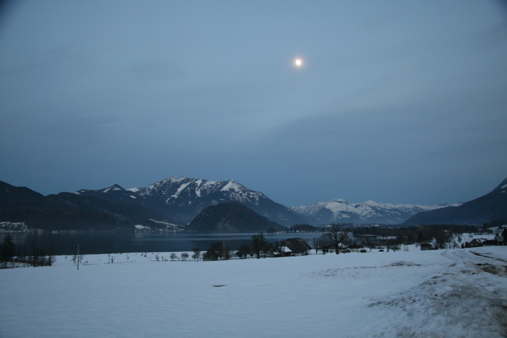 Weihnachtsmond am Wolfgangsee 25.12.2012