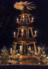 Weihnachtspyramide am Oberwiesenthaler Markt