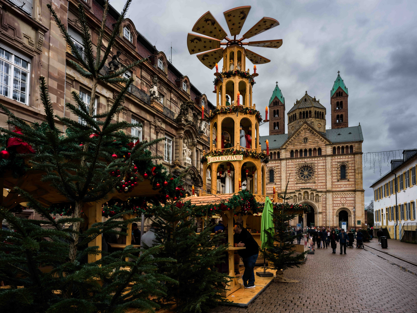 Weihnachtspyramide in Speyer