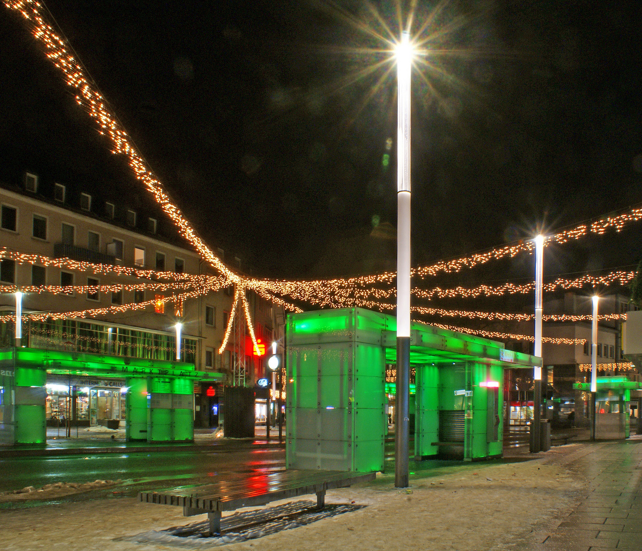 Weihnachtsstern am Marktplatz 