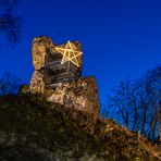Weihnachtsstern über der Burgruine Lauenburg