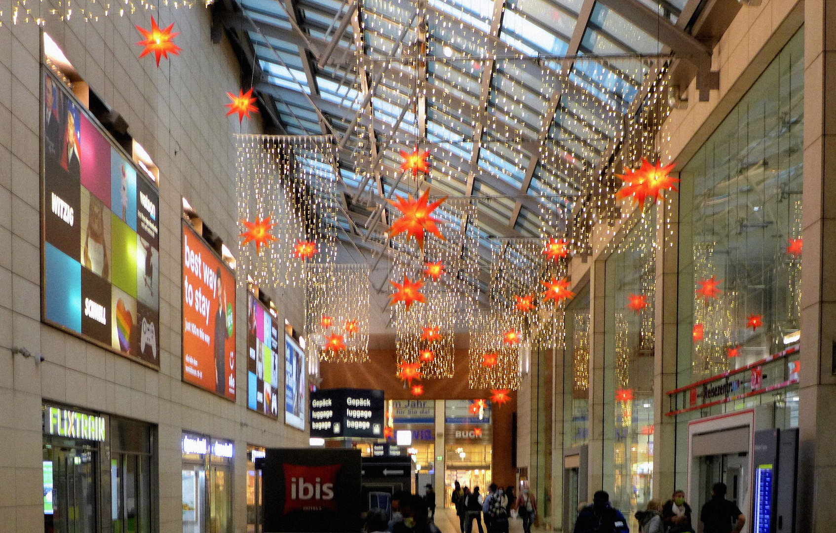 Weihnachtsstimmung im Bahnhof