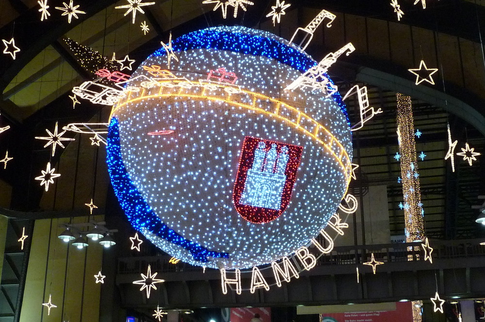 Weihnachtszug auf dem Planeten Hamburg