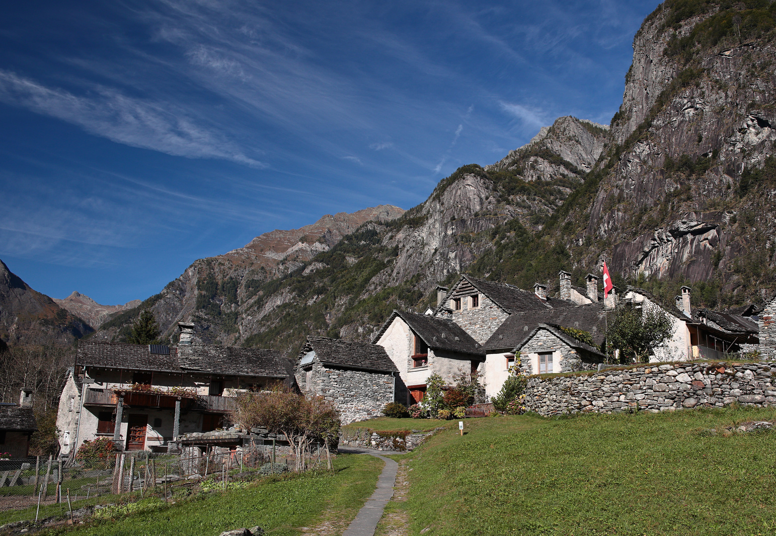  Weiler im Valle Bavona 