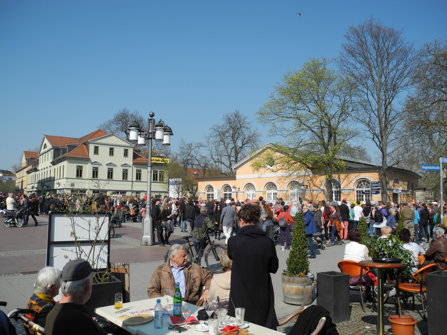 Weimar Bauhausumzug Theaterplatz