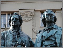 Weimar - Goethe und Schiller in idialisierter Pose - und