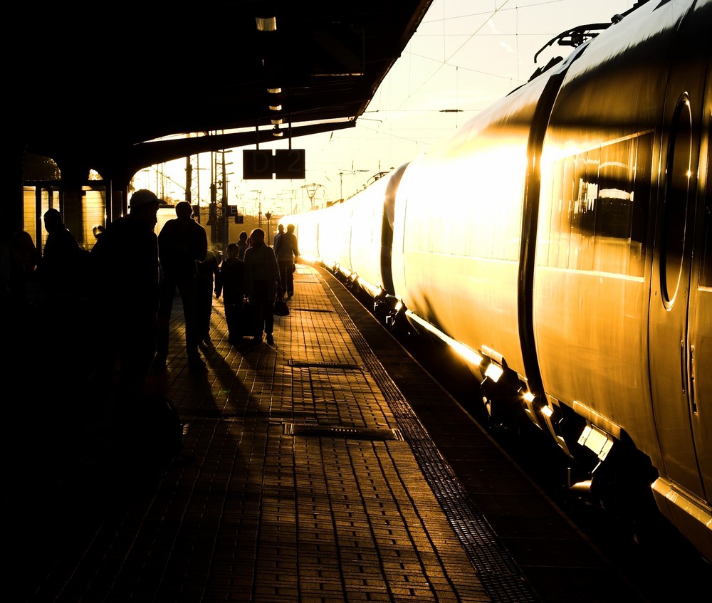 Weimarer Kulturbahnhof in der Abendsonne