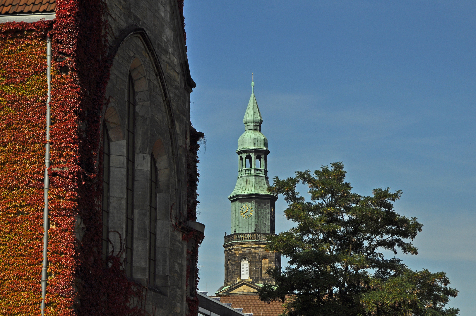 Wein an der ev. reformierten Kirche in Hannover