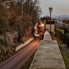 Weinbergstrasse beim Blasturm Schwandorf by Night mit Lichtspur eines blinkenden Rücklichtes