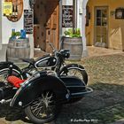 Weinhandlung mit BMW Motorrad und Seitenwagen