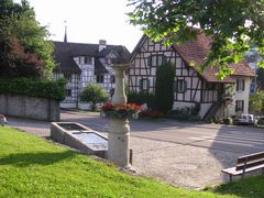 Weiningen mit Brunnen