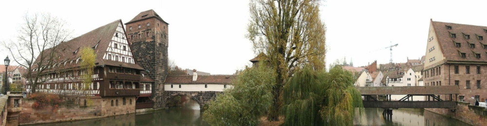 Weinstadl und Brücke