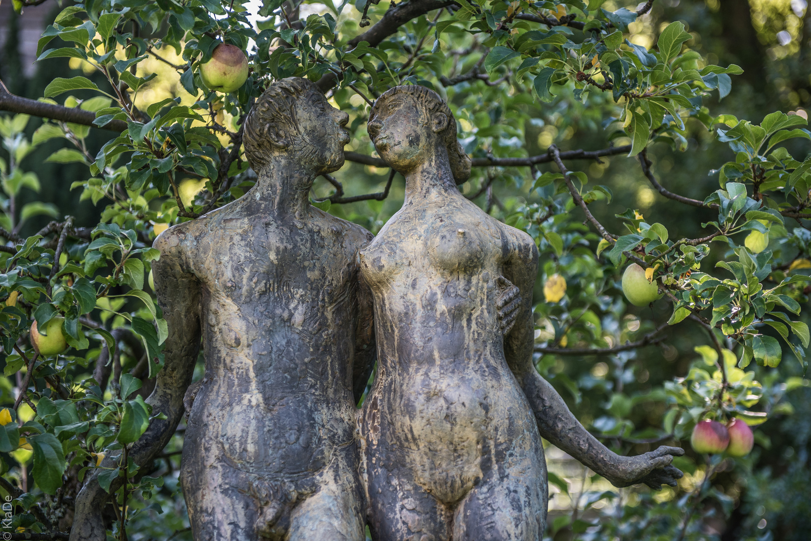 Weinstadt-Strümpfelbach - Fachwerk und Skulptur - Adam und Eva