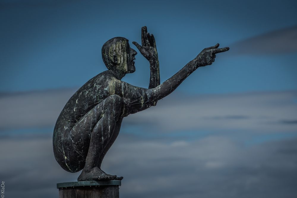 Weinstadt-Strümpfelbach - Fachwerk und Skulptur - Späher oder Der Ipf-Gucker