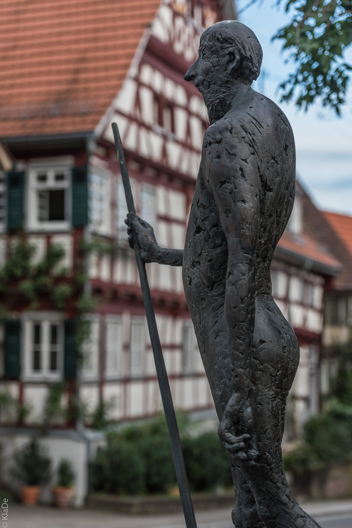 Weinstadt-Stümpfelbach - Fachwerk und Skulptur - Pilger