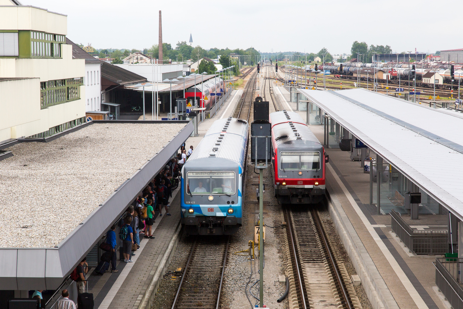 Weiß-Blau und Verkehrsrot