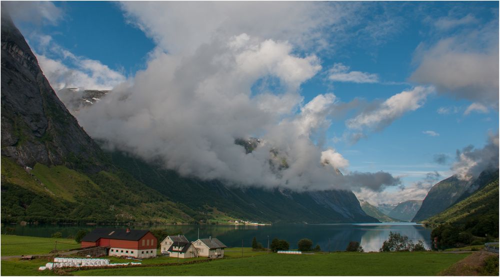 Weiß blauer Himmel