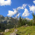 Weiß- blauer Himmel über Bayern