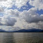 weiss blauer Himmel über dem Chiemsee