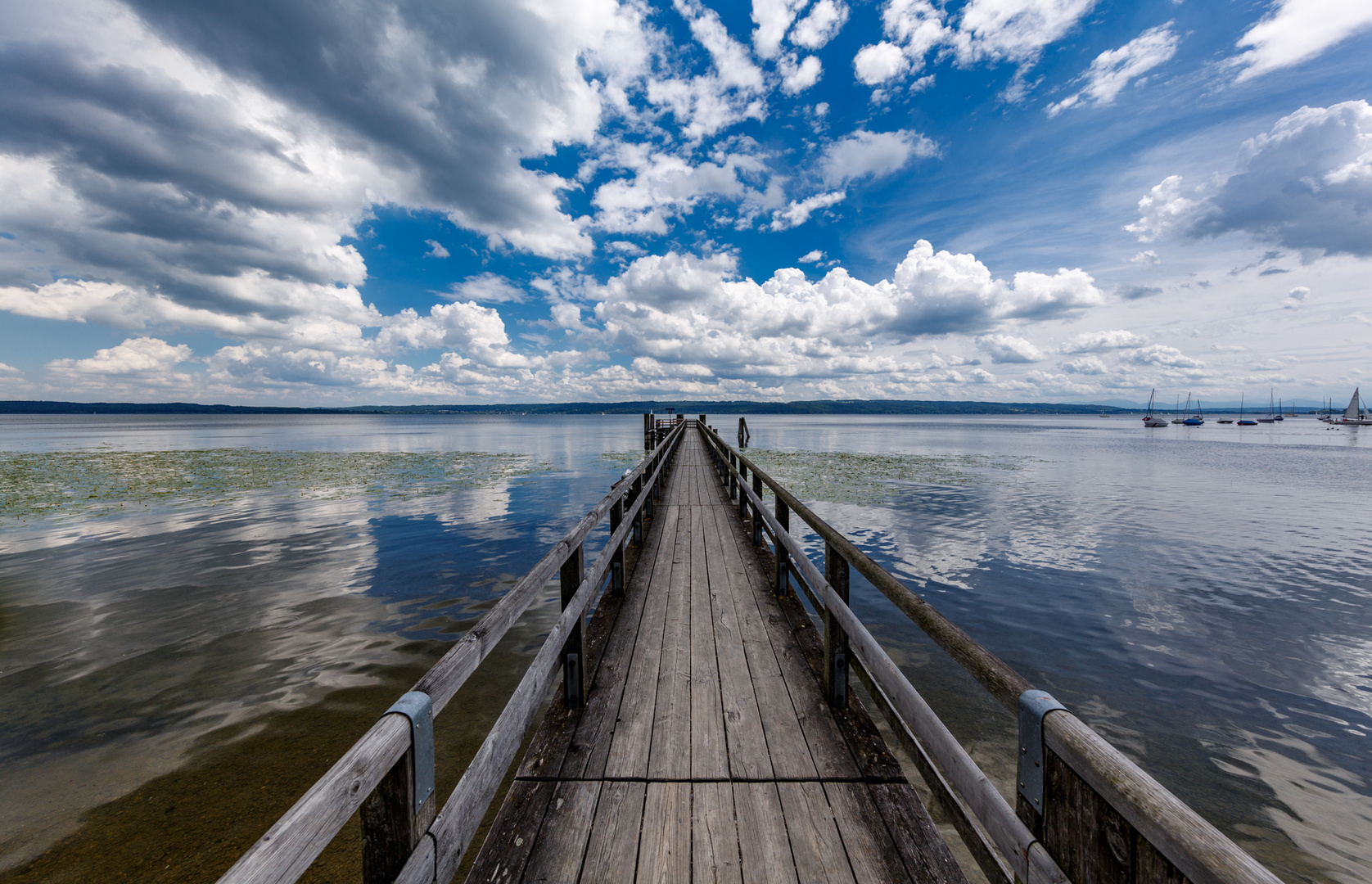 weiß und blau