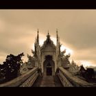 Weiße Tempel im Norden Thailands.