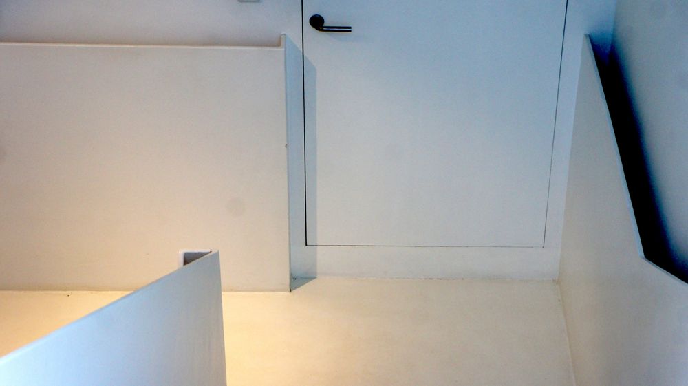 weisse Treppe 2 Foto & Bild | licht, schatten, weiß Bilder auf