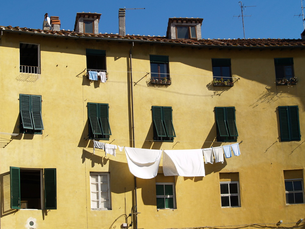 Weiße Wäsche in Luca