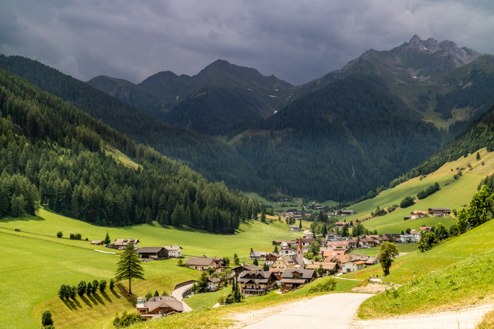 Weißenbach vor dem Gewitter