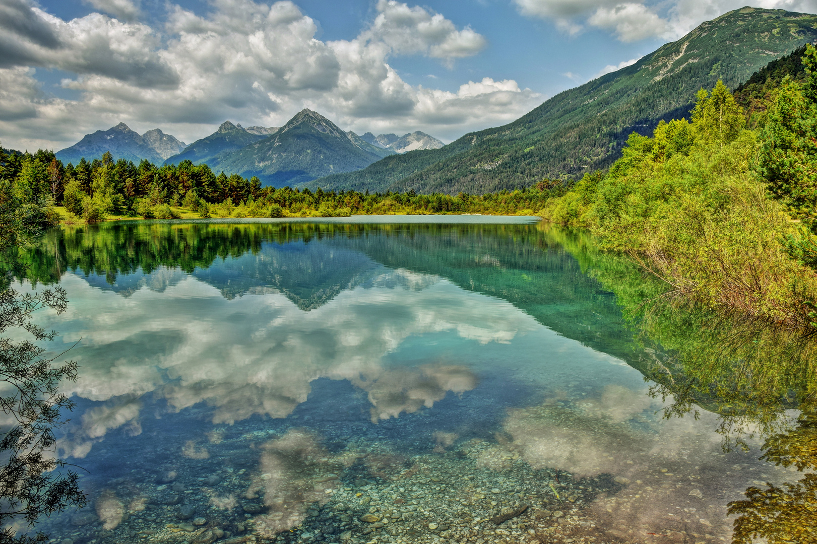 Weissenbacher Baggersee im Sommer