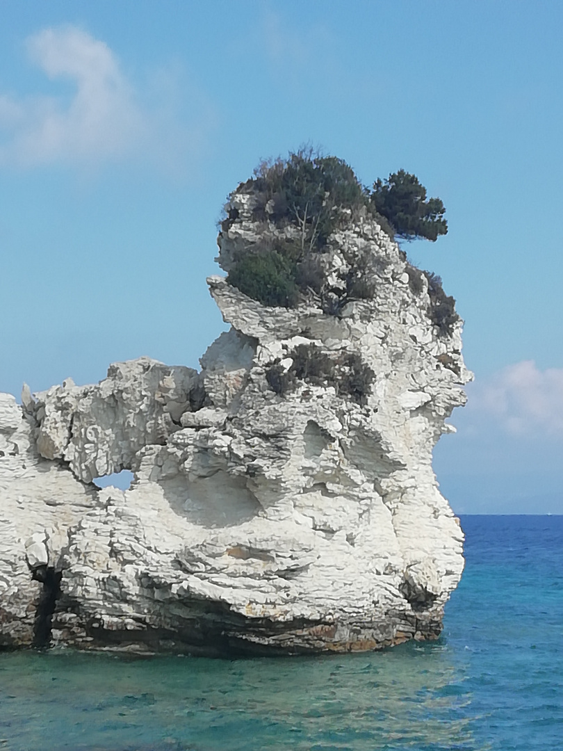 Weißer Fels im Meer