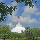 Weisser Stupa