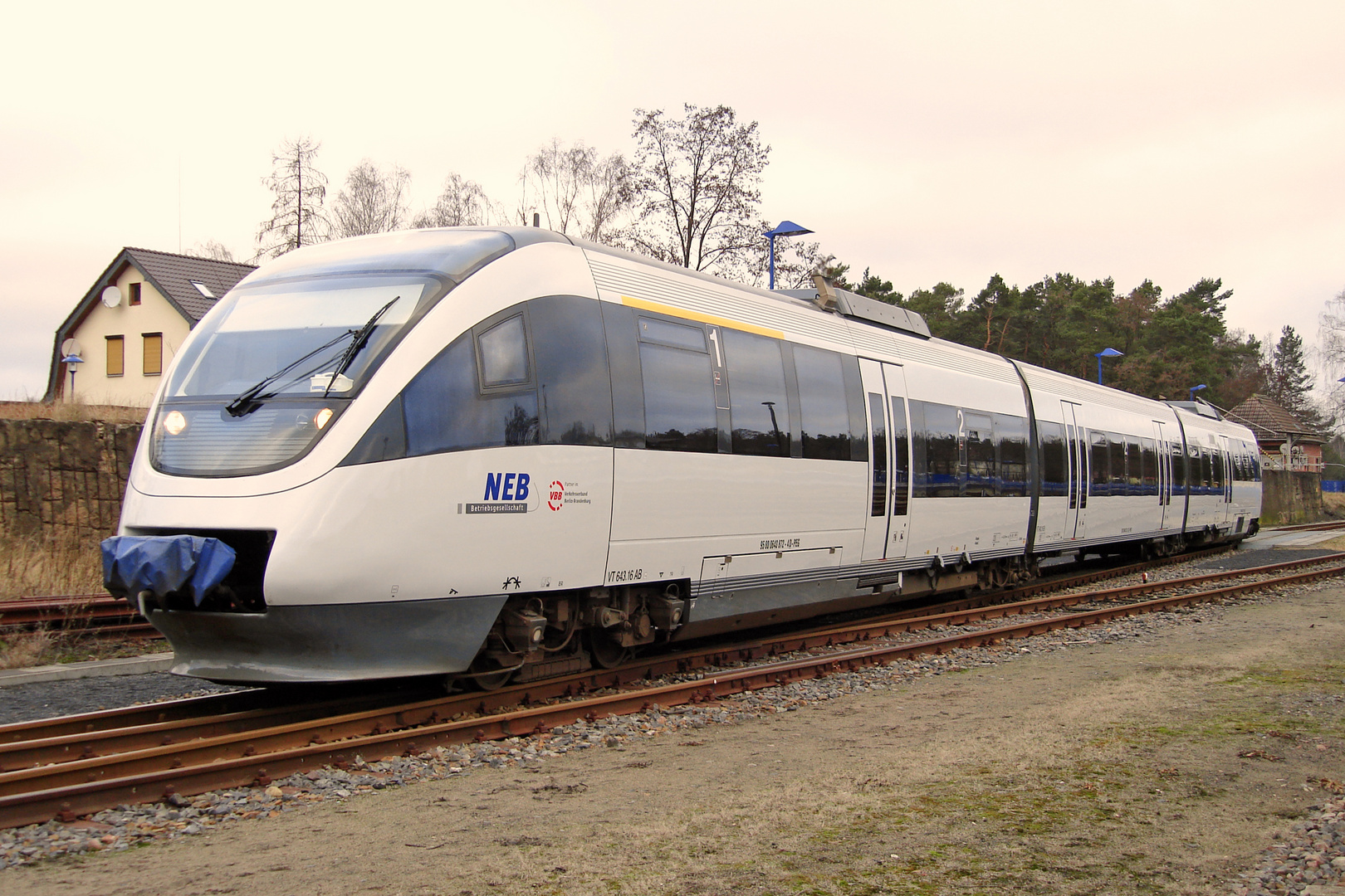 Weißer VT 643.16 (643 372-5) in Diensten der Niederbarnimer Eisenbahn