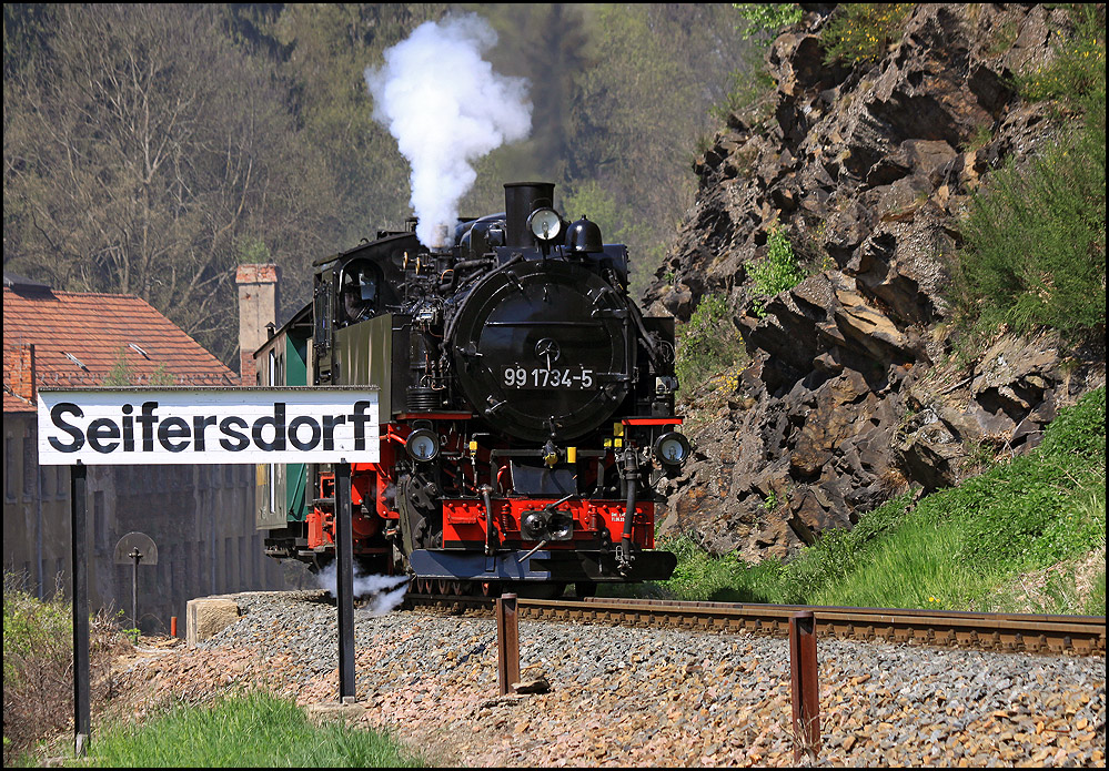 Weißeritztalbahn bei Dresden Ostern 2011