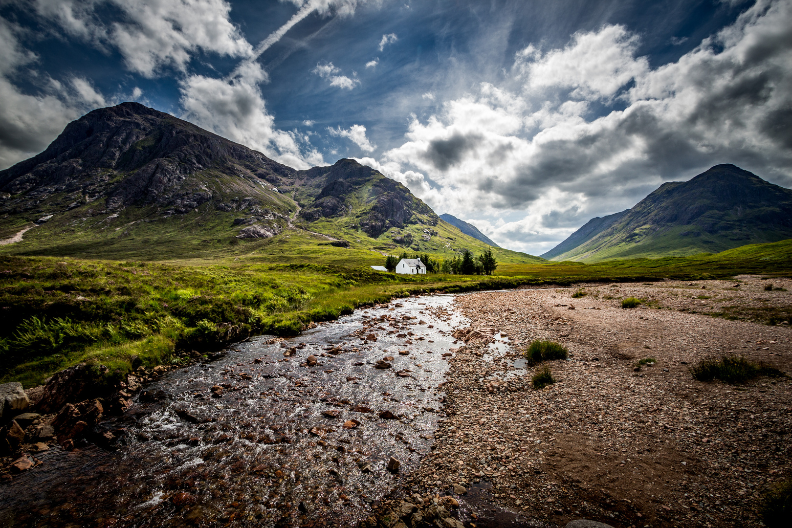 Weisses Haus Trifft Die Natur Foto Bild Landschaft Berge Bach