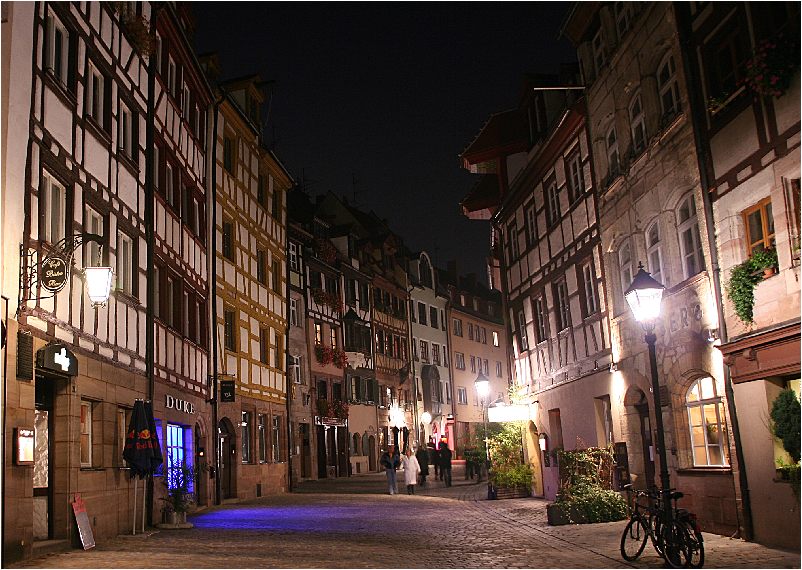 Weißgerberstraße bei Nacht