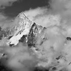 Weisshorn in den Wolken