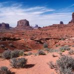 Weit in der Wüste des Monument Valley, Navajo Country, UT