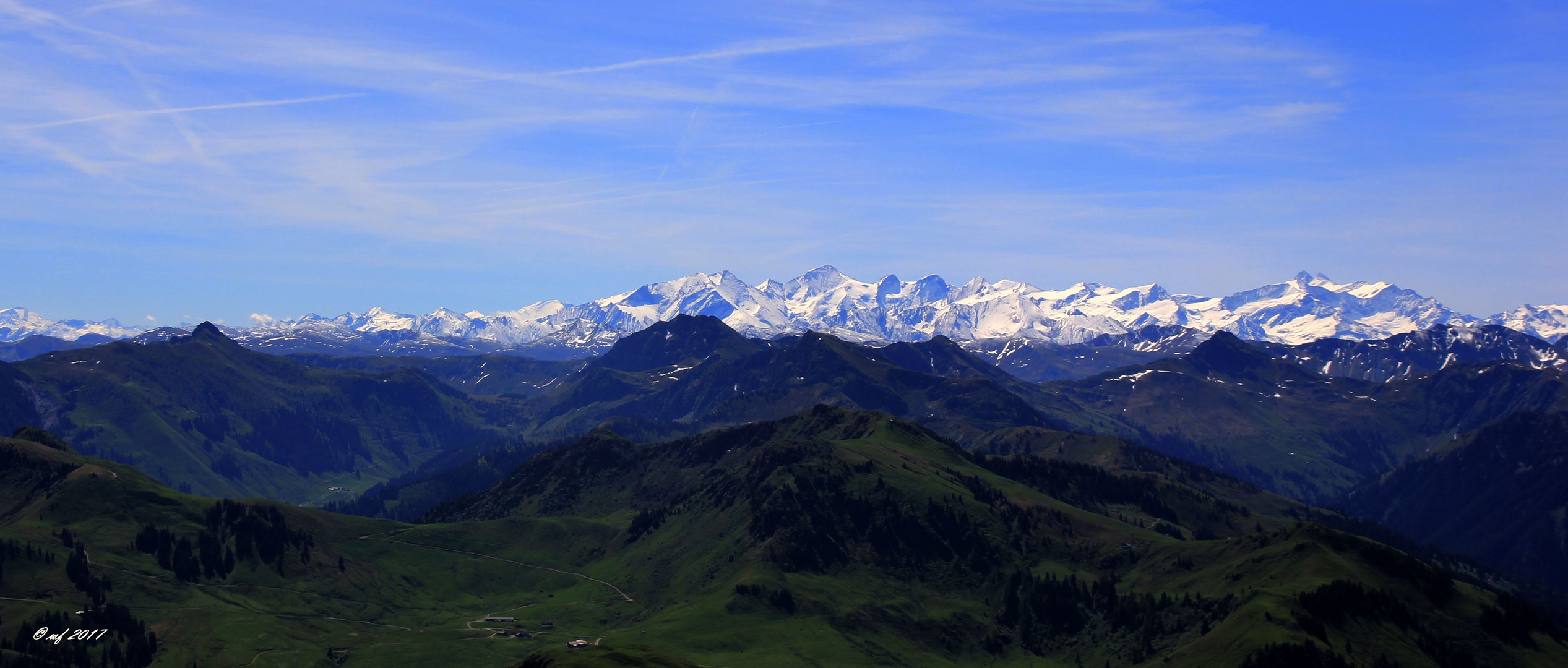 Weitblick auf die Zillertaler Berge