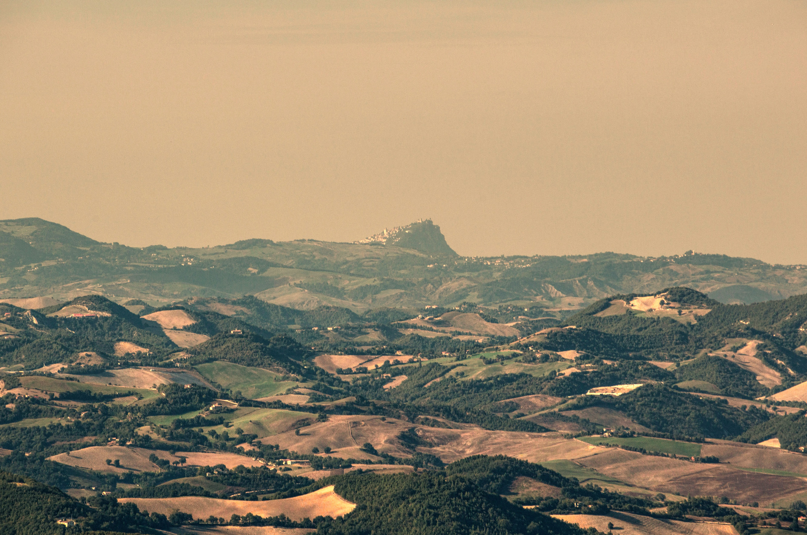 'Weitblick' vom Monte Catria bis San Marino